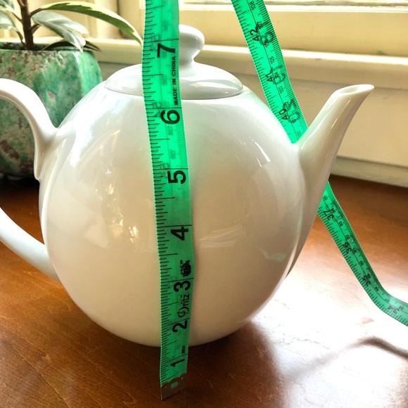 Rosanna White and silver chandelier ceramic tea pot - Picture 8 of 9